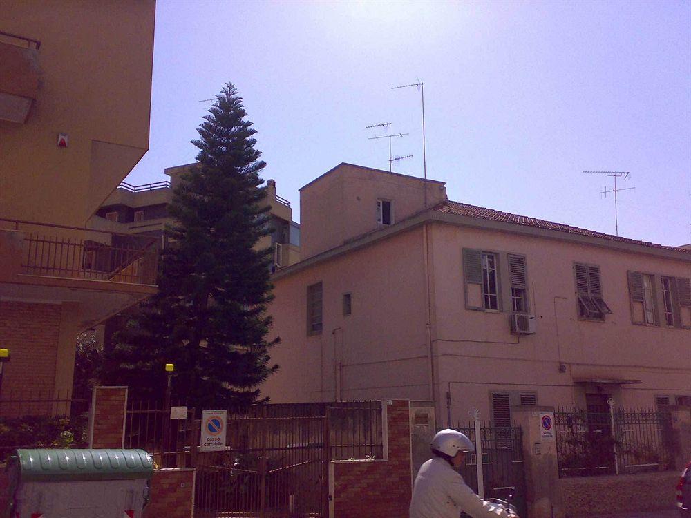 アル ソレマール B&B カリアリ エクステリア 写真